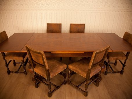 Stół + 7 krzeseł z około 1930 roku