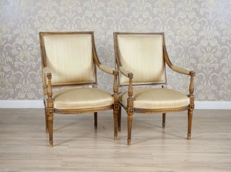 Dwa fotele w stylu Ludwika XVI